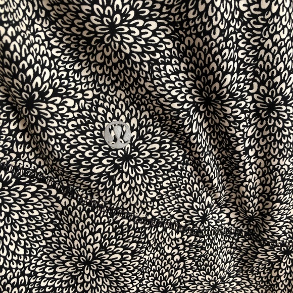 Lululemon hooded jacket, size 2 - Picture 8 of 15